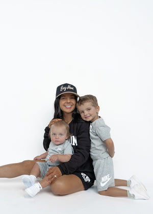 BOY MOM